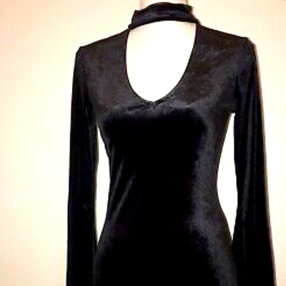 Adam Levine S Black Velvet Dress